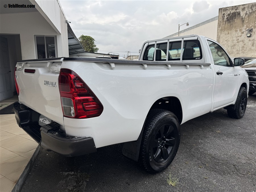 TOYOTA HILUX WORK 2023