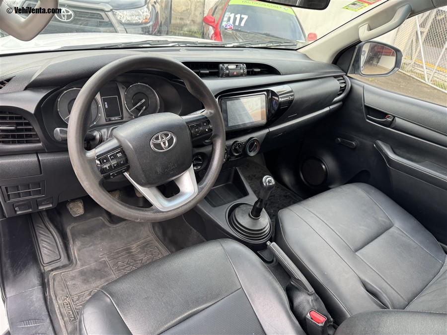 TOYOTA HILUX WORK 2023