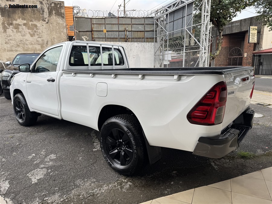 TOYOTA HILUX WORK 2023